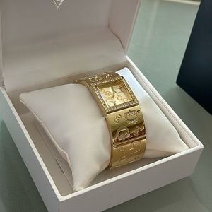 NWT Guess Women watch gold